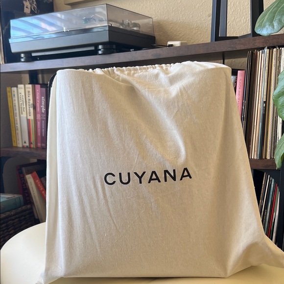 Cuyana Charcoal Leather Linea Oversized Shoulder Bag - Picture 8 of 9